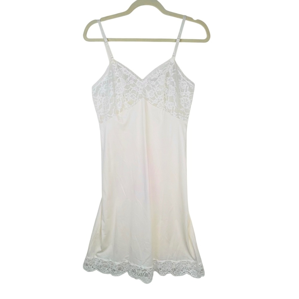 Vintage Vanity Fair Peach Cream Lace Antron III Nylon Full Slip Dress 34 Small